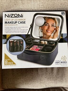 Nizoni Light-Up LED Makeup Case - Navy